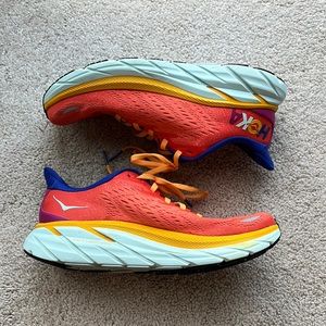 Orange hokas!